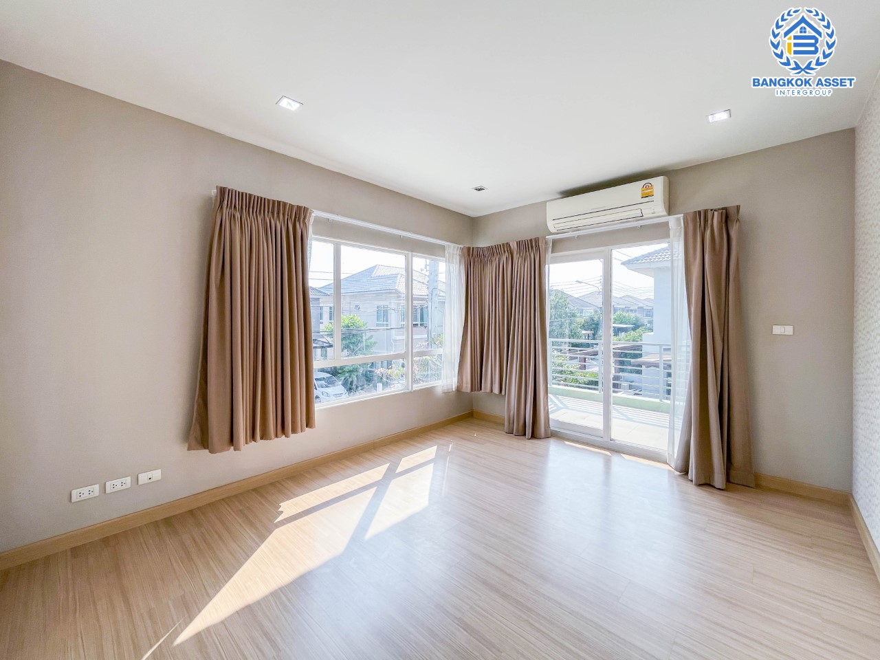 *****บ้านเดี่ยวมือสอง ย่านนนทบุรี ม.เพอร์เฟคเพลส รัตนาธิเบศร์ บ้านเดี่ยว หลังมุม จากแบรนด์ Property Perfect เนื้อที่ 58.1 ตร.ว. ฟังก์ชัน 3 ห้องนอน 3 ห้องน้ำ 2 ที่จอดรถ บนที่สุดแห่งทำเลโซนเมือง เชื่อมต่อทุกการเดินทาง ใกล้เซ็นทรัลรัตนาธิเบศร์ จุดขึ้นทางด่วน "งามวงศ์วาน" และรถไฟฟ้า"สถานีไทรม้า"